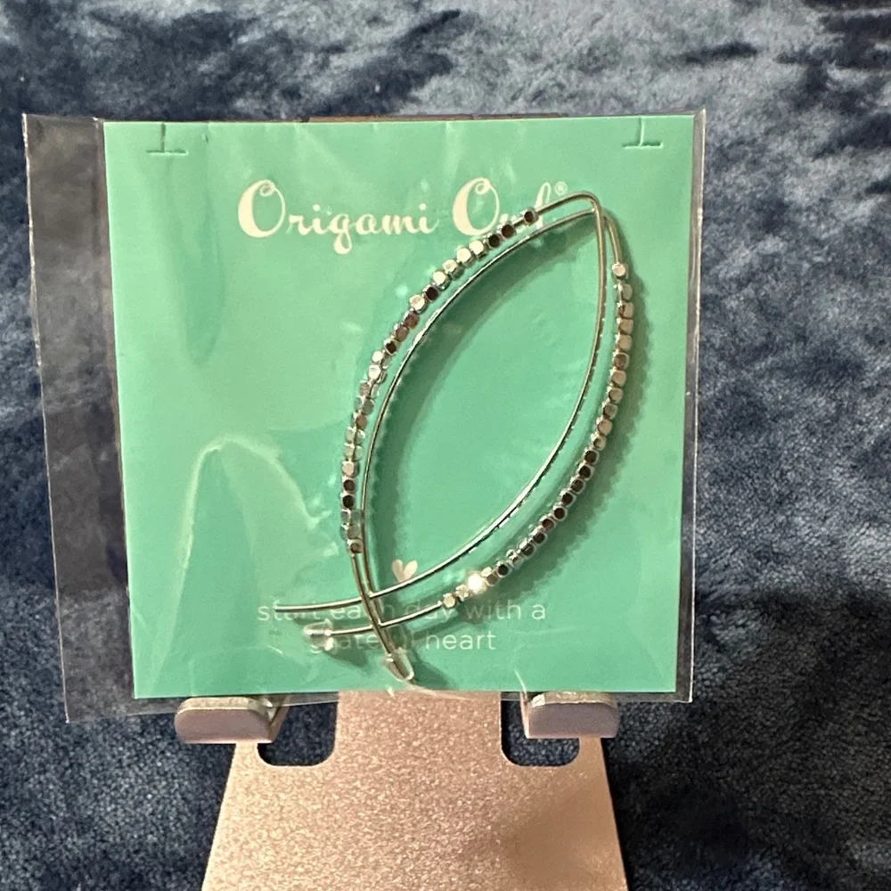 Origami Owl Silver earrings - Picture 1 of 3